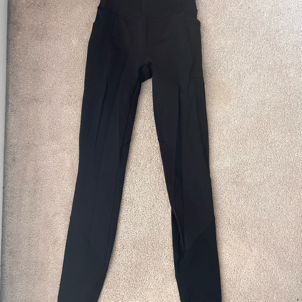 Black lululemon leggings